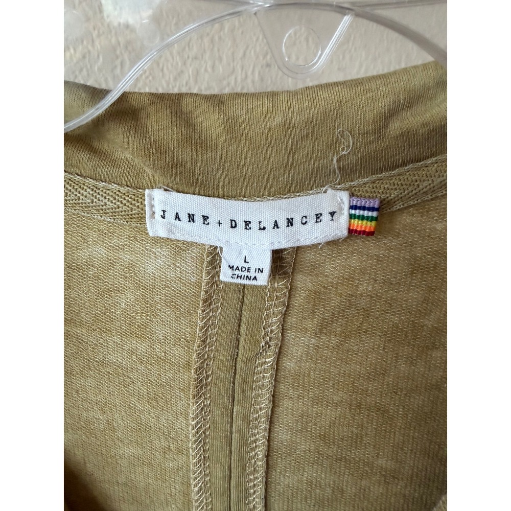 Jane + Delancey Mustard Yellow Acid Wash Split Back Sleeveless Polo Top Large - Picture 3 of 9